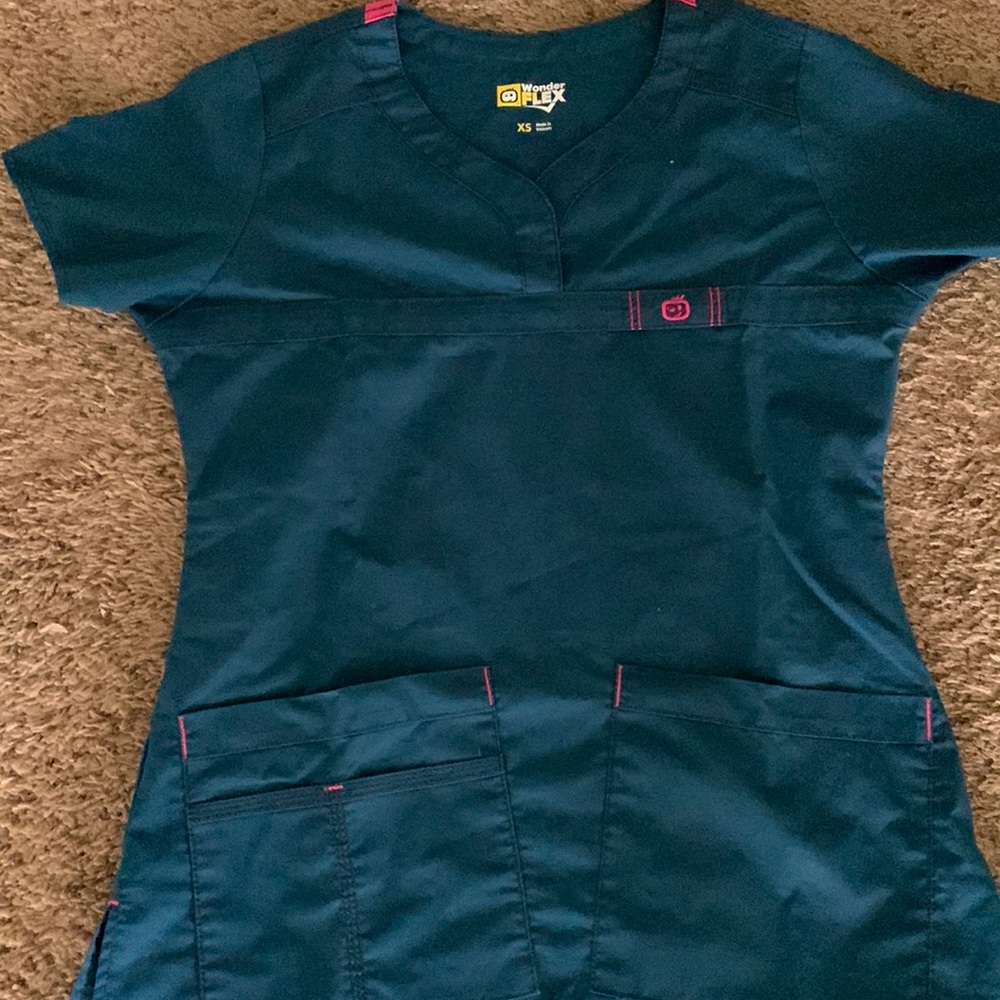 Wonder Flex scrub top Caribbean blue